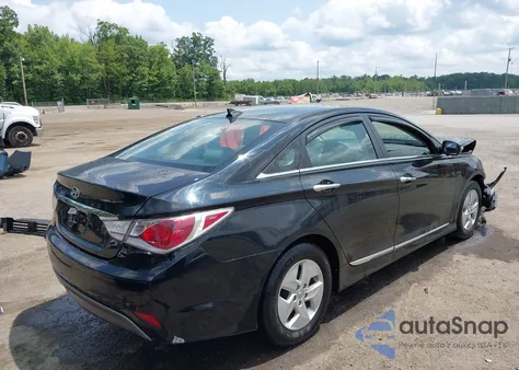 2012 Hyundai Sonata Hybrid from USA, damaged, VIN KMHEC4A43CA047930